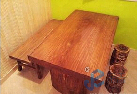 ��ľ����